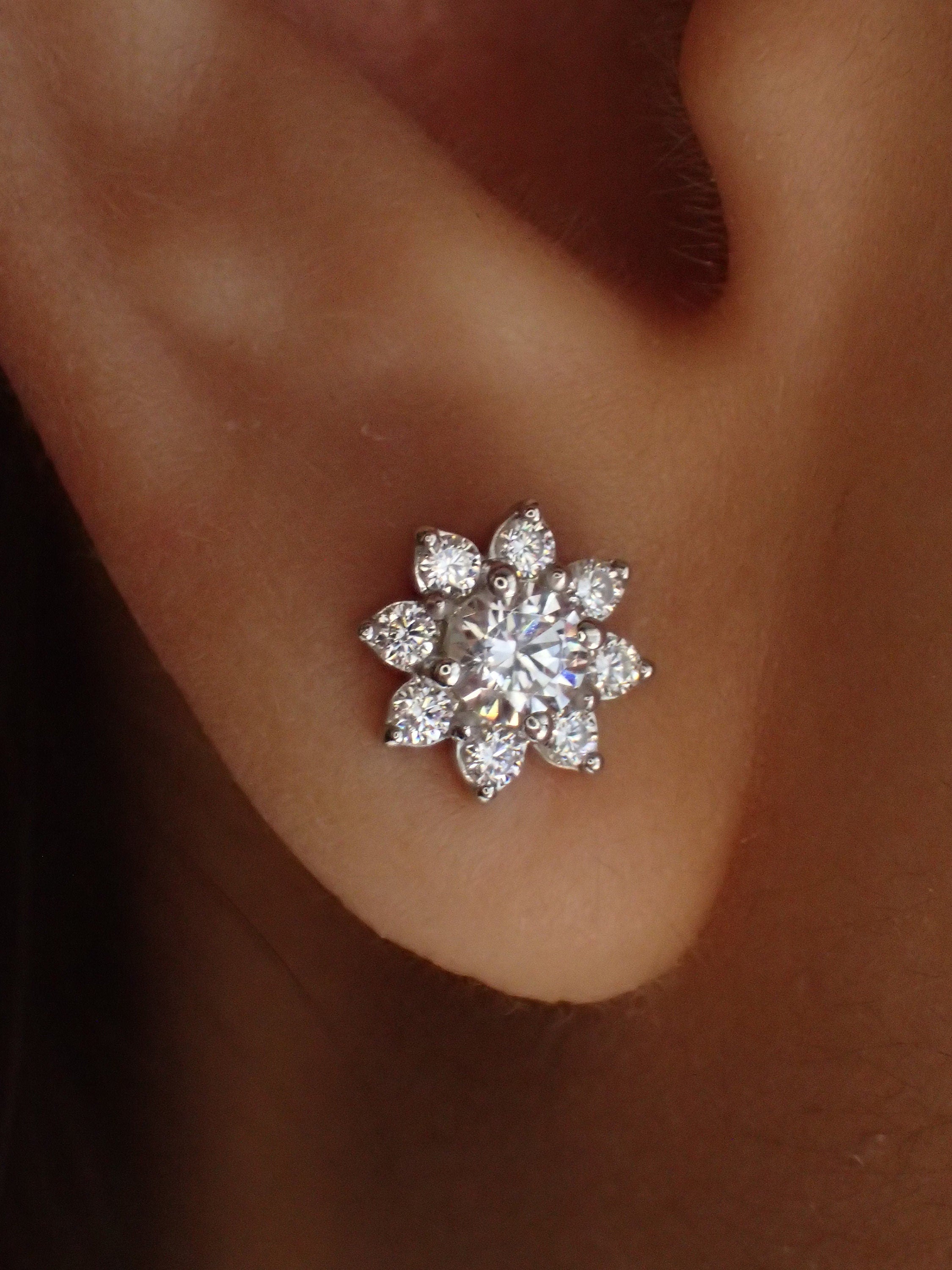 Moissanite Flower Stud Earrings / Flower Stud Charm / Moissanite Minimalist Earrings / Floral Jewelry Gift for Women, Wedding Gift